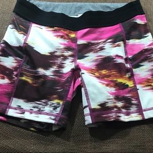 Lululemon shorts! In great shape😀